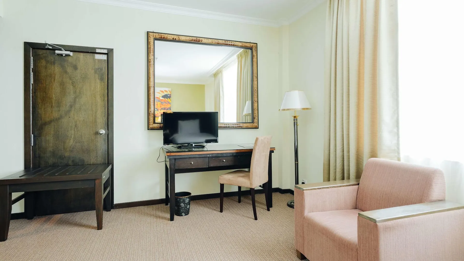 Raia Inn Penang Bayan Lepas 3*,